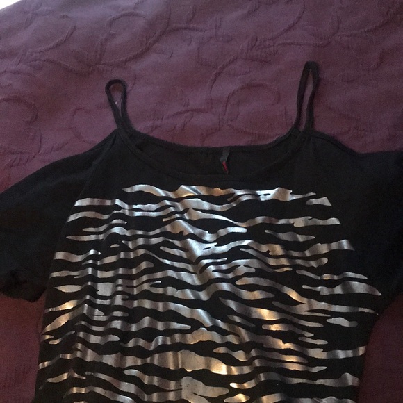 Top - Picture 2 of 3